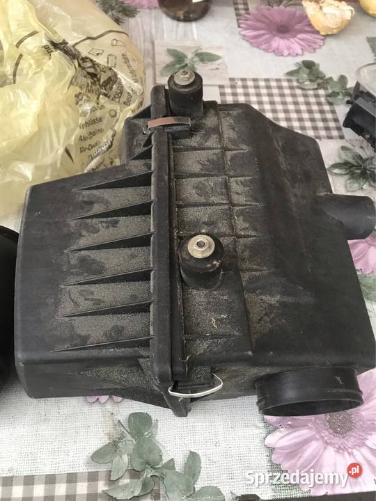 E30 BMW Obudowa filtra powietrza 16i 1996 łódzkie Bełchatów