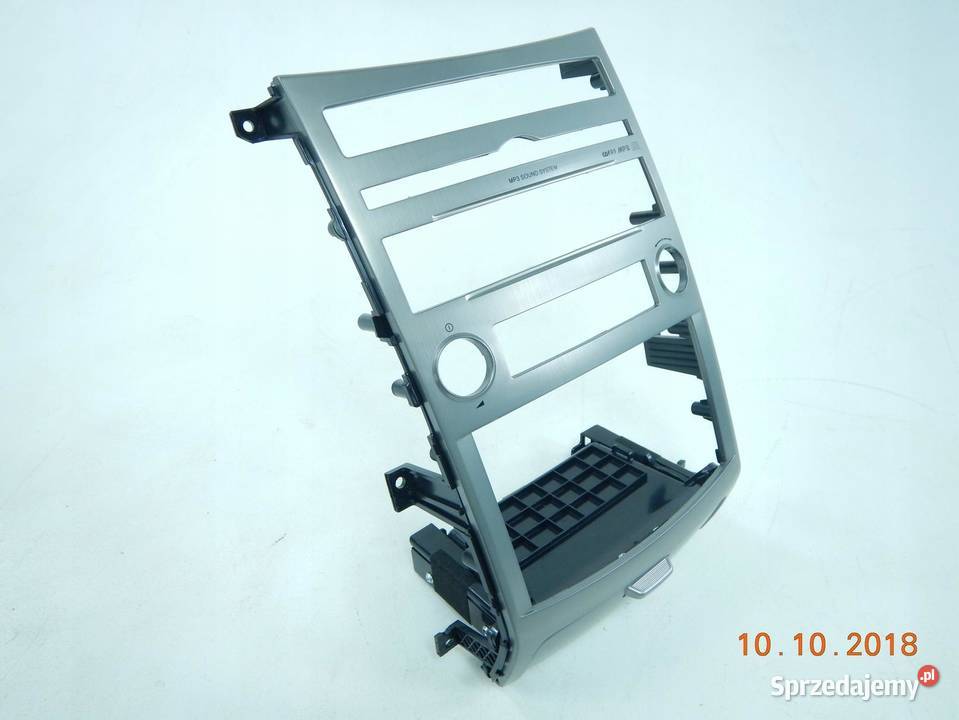 KONSOLA ŚRODKOWA PANEL RADIA HYUNDAI IX35 osobowe
