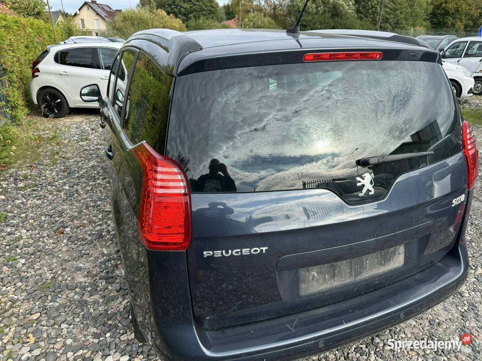 Peugeot 5008 7 miejsc mocna benzyna klimatronik aluminiowe felgi sprzedam