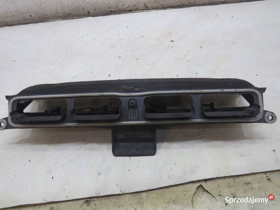 PODSZYBIE DOLNE WLOT POWIETRZA ZAFIRA C 13301669