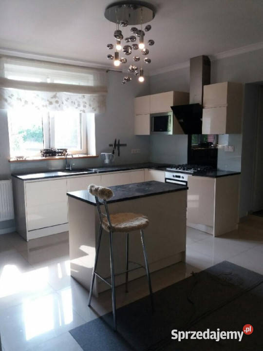 Sprzedam obszerny parterowy dom pod miastem do Sprzedaż Brzeziny-Kolonia