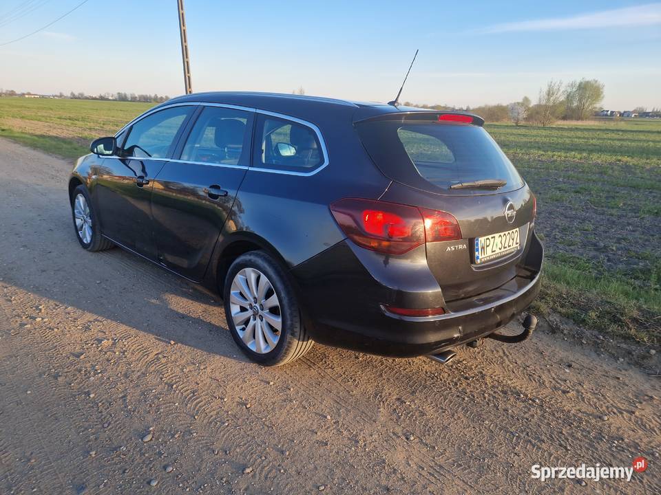 Opel ASTRA 14 Turbo 140 2012r Kombi Przasnysz sprzedam