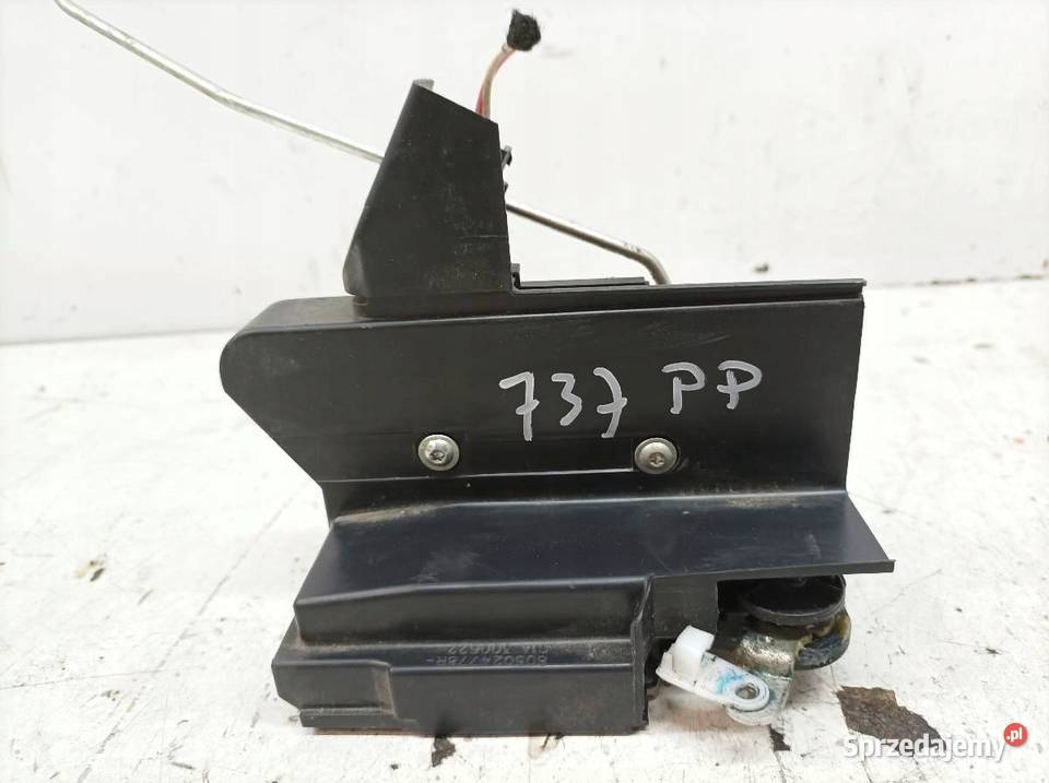 ZAMEK DRZWI PRAWY PRZÓD EU 805024778R Dacia