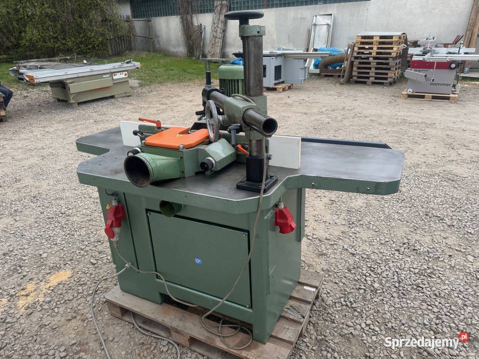 Frezarka dolnowrzecionowa BAUERLE z posuwem małopolskie
