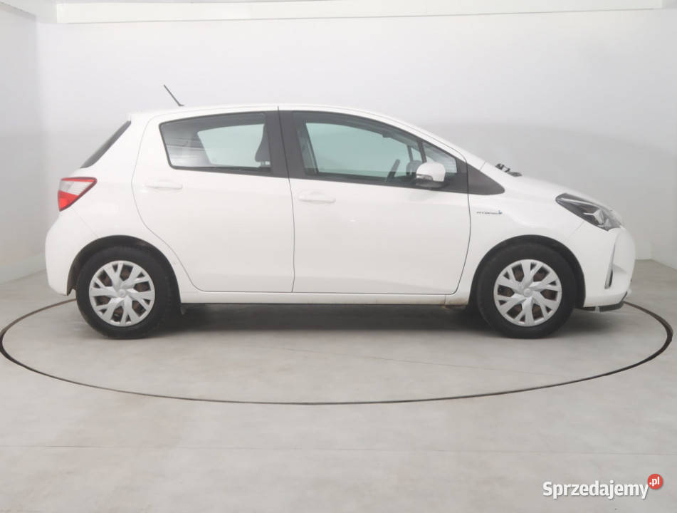 Toyota Yaris 15 Hybrid Bielany Wrocławskie