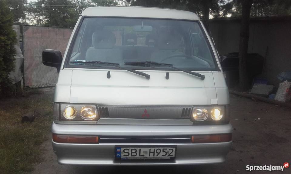 mitsubishi L300 GLS7osóbhakszklany dachLPG manualna Gliwice