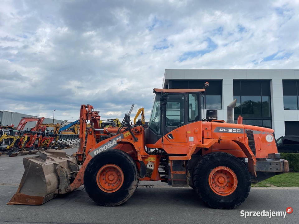Ladowarka kolowa DOOSAN DL 200 3A tez leasing Warszawa
