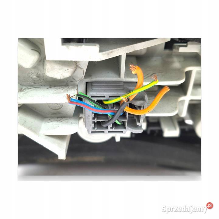 LAMPA PRAWA Volvo V50 I LIFT 20072012 tylna Chełm