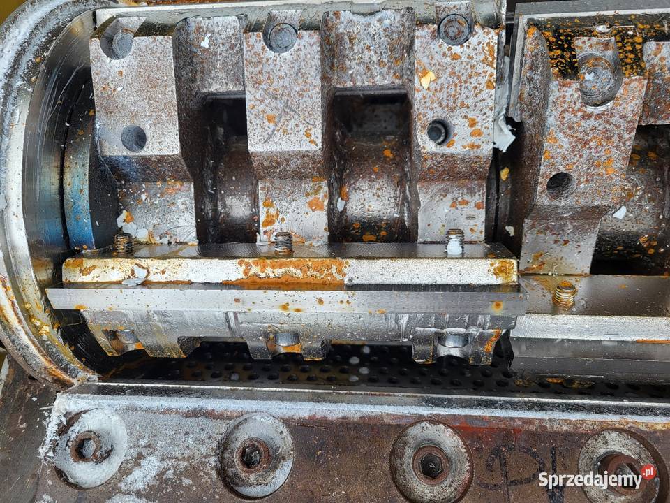 Młyn do tworzyw sztucznych z odciągiem tworzywa Białogard sprzedam