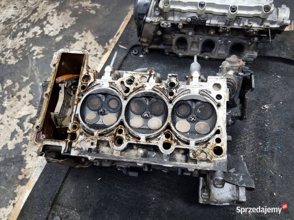 GŁOWICA LEWA AUDI A8 D3 BPK 06E103373E Lipno sprzedam