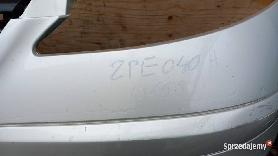 MERCEDES W169 ZDERZAK PRZÓD HALOGEN 761