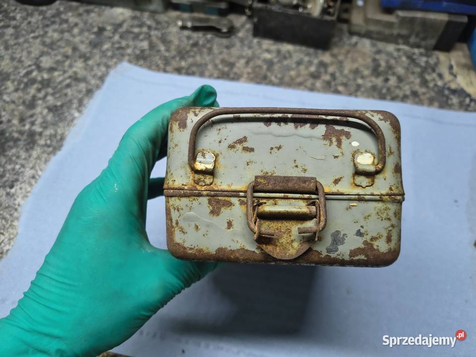 Apteczka wojskowa PRL metalowa iż Ural Dniepr Rzeszów sprzedam