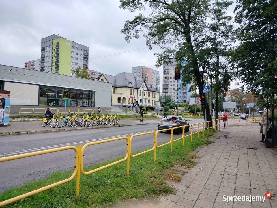 Dom 120 m2 pozemok 500 m2 2 byty 80 m2 a 40 m2 cegła Sprzedaż Bytom