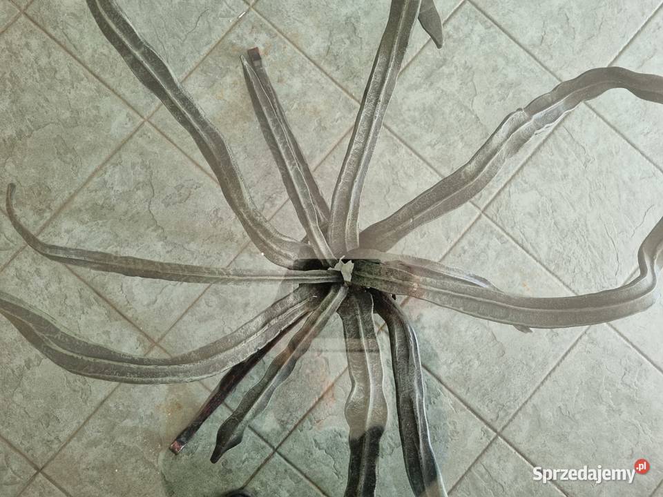 stolik żelazny kuty ze szklanym blatem