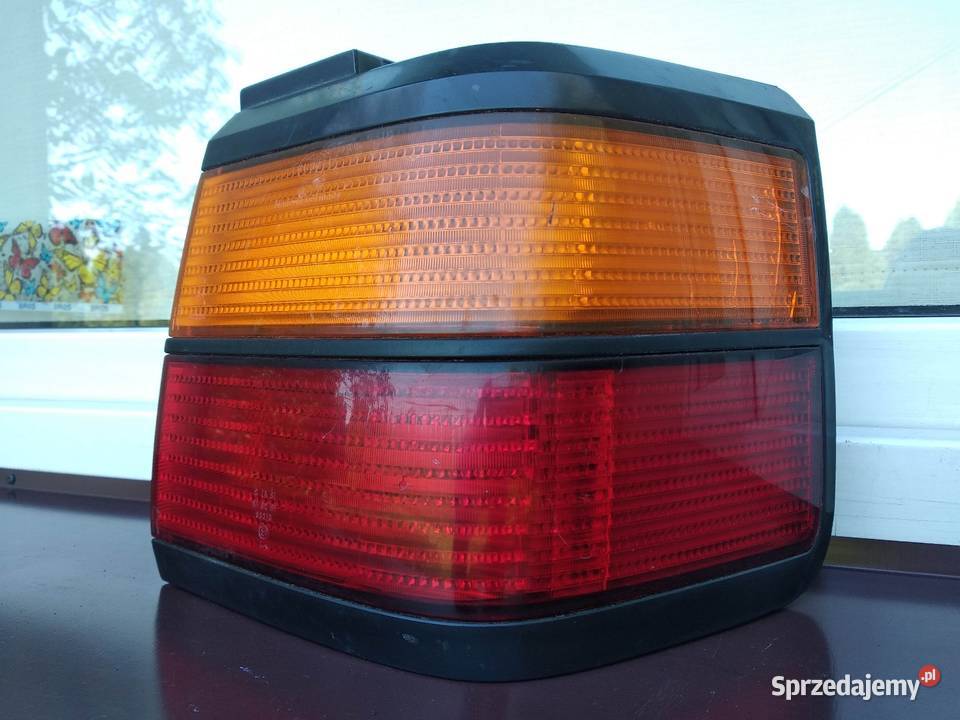 VW Passat B3 sedan lampa tył tylna prawa narożna Sieradz