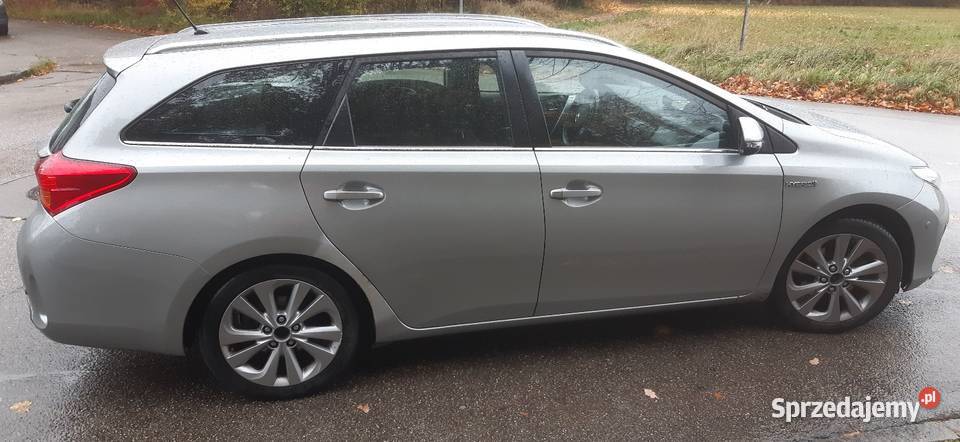 Toyota Auris Toyota Auris 18 VVTi Hybrid Strart Pieszyce