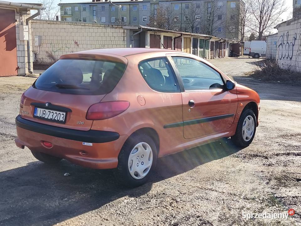Peugeot 206 14 benzyna 75 koni 228 przebiegu 1400cm3 Łuków