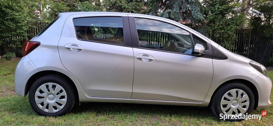 Toyota Yaris III 10 VVTi 69 2015 zadbana Niski Yaris Pruszków