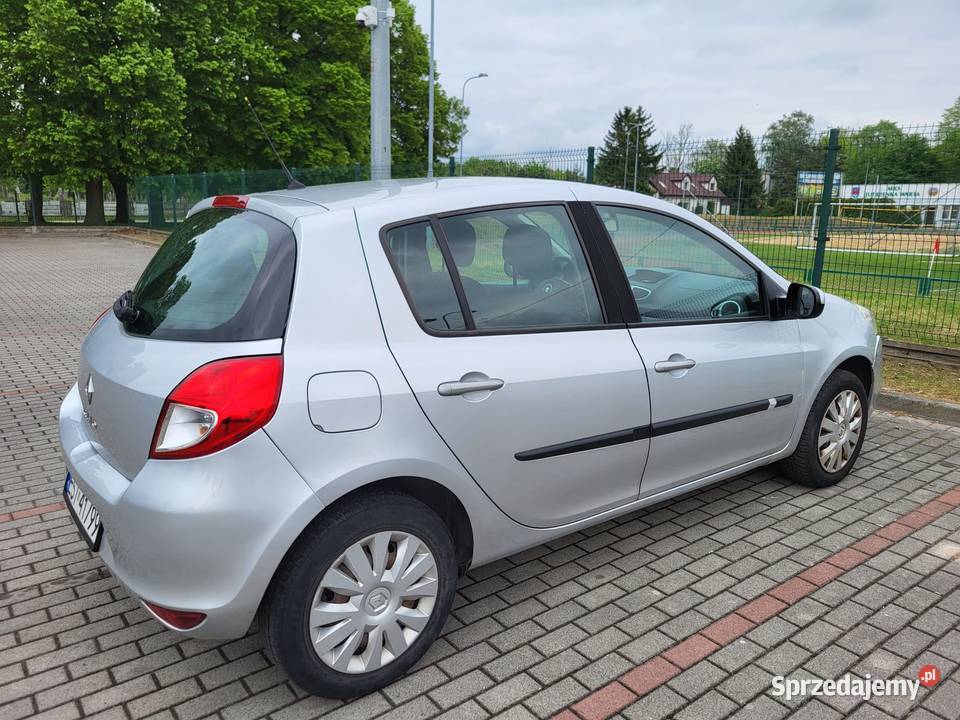 Renault Clio 12 benzyna 75 niski przebieg Warta