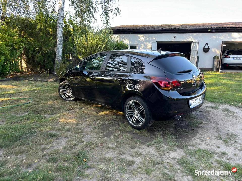 Opel Astra J 14 T 2011r manualna Konin