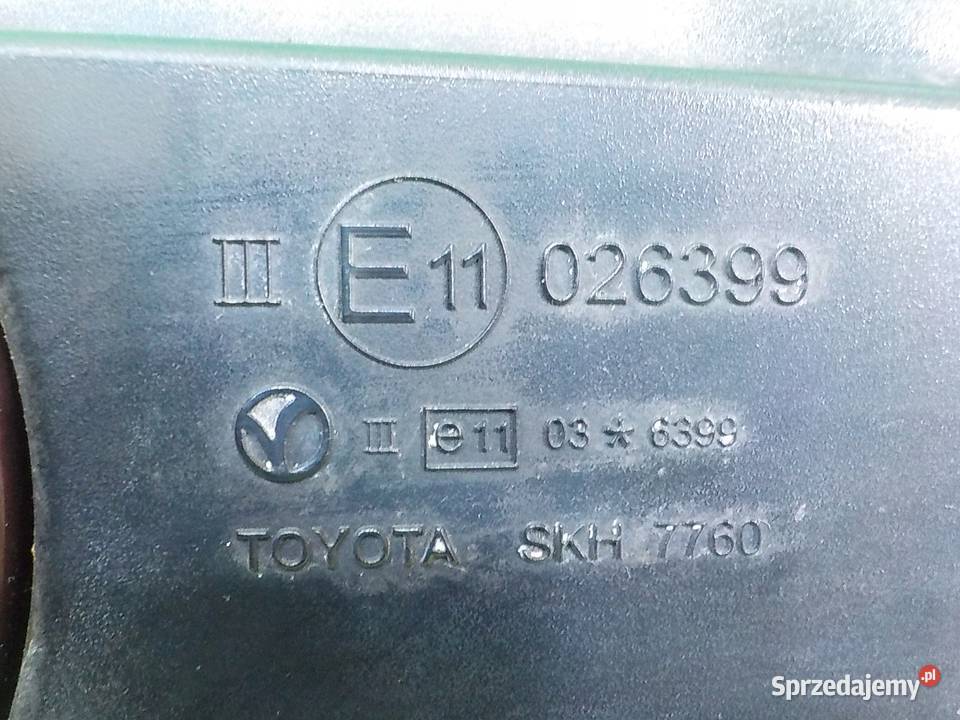 TOYOTA AVENSIS III T27 LIFT I 18 B 12r lusterko osobowe Suków