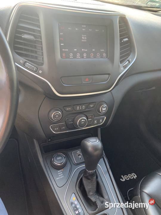 Sprzedam Jeep Cherokee 24 benzyna LPG Cherokee Białystok