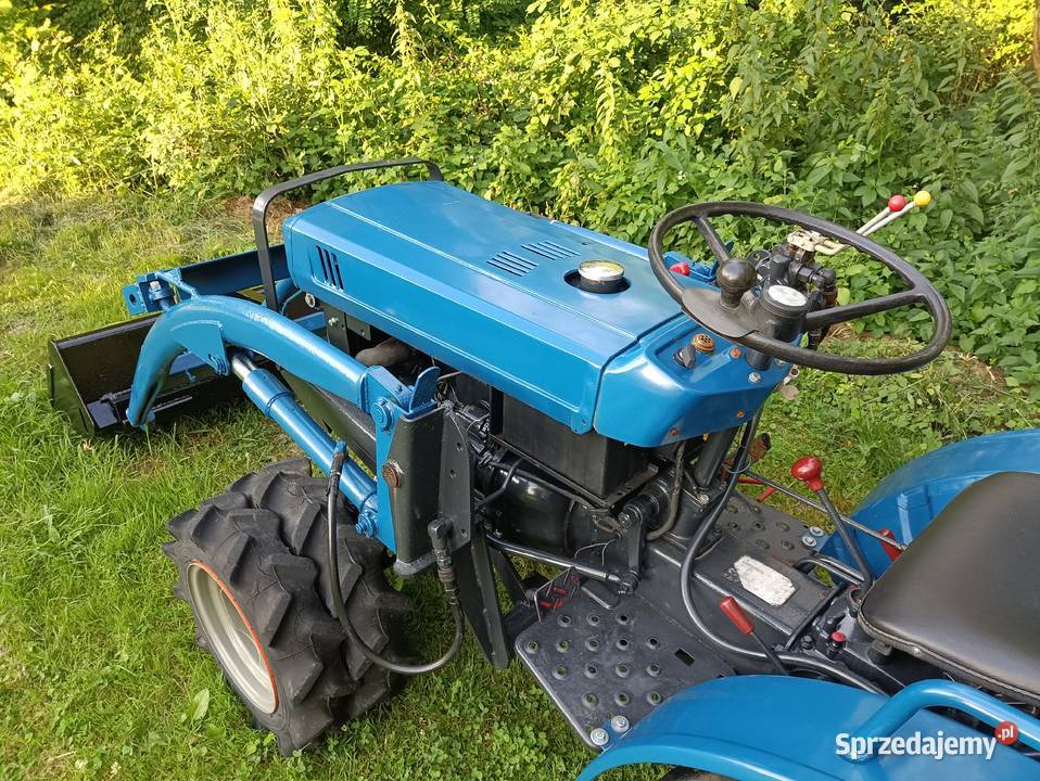 ISEKI TX1300 4x4 z ładowaczem czołowym Ciągniki Tarnawa Dolna