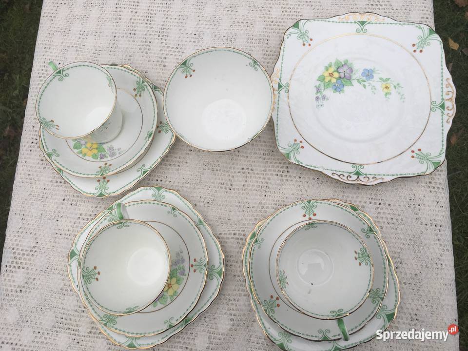 Zestaw filiżanek talerza i cukiernicy w stylu Kraków