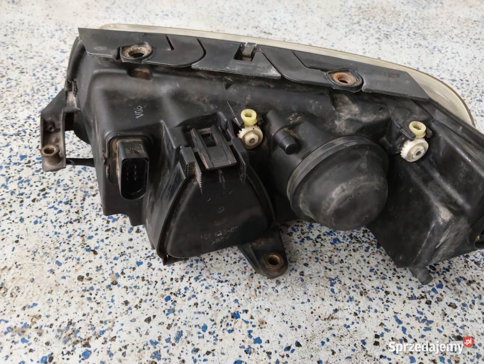 Lampa passat b 5 Fl Hella prawe Oświetlenie Sitno sprzedam