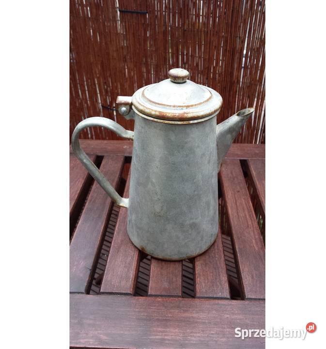 Stary aluminiowy dzbanek do kawyherbaty retro