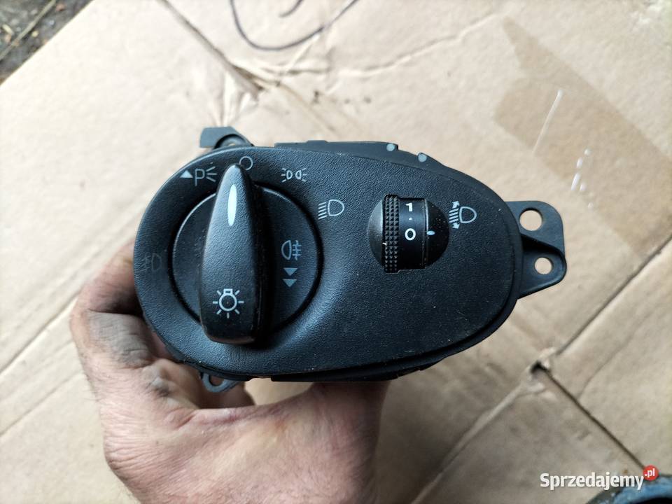 WŁĄCZNIK PRZEŁĄCZNIK ŚWIATEŁ FODR FOCUS MK1 2M5T Kamień-Kolonia
