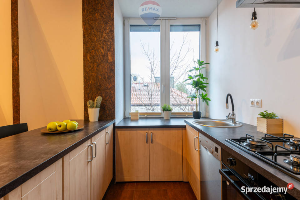 Przestronne mieszkanie w kamienicy na Targówku Warszawa