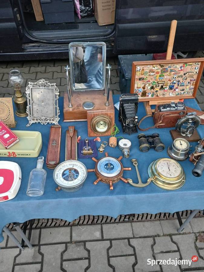 Antyki przedmioty kolekcjonerskie dekoracje targ Warszawa