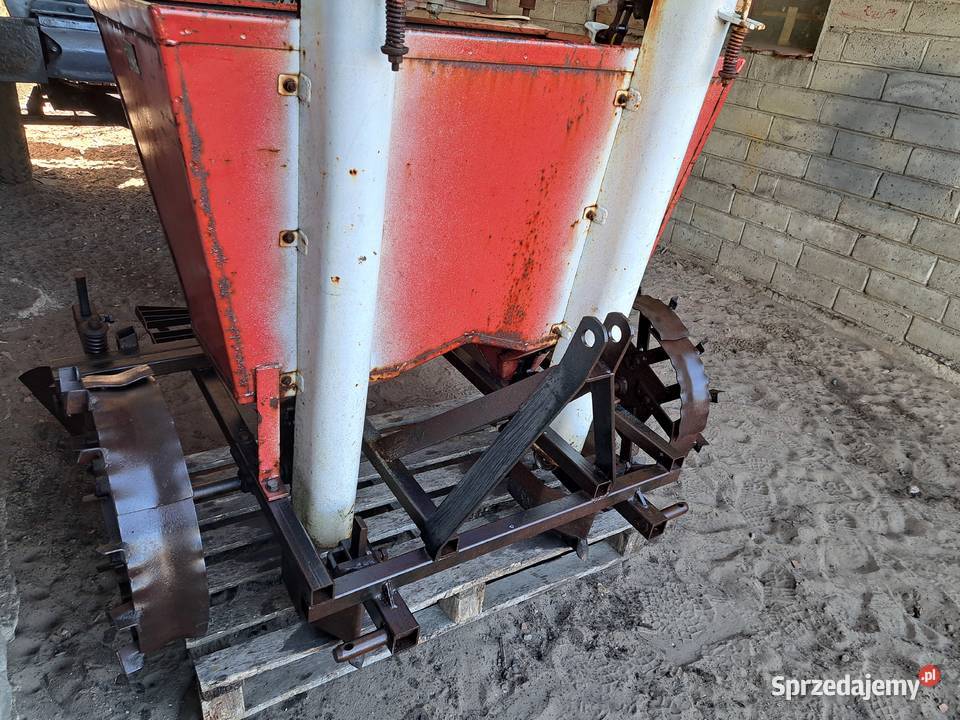 Sadzarka do ziemniaków kubełkowa Akpil nieuszkodzony Gizałki