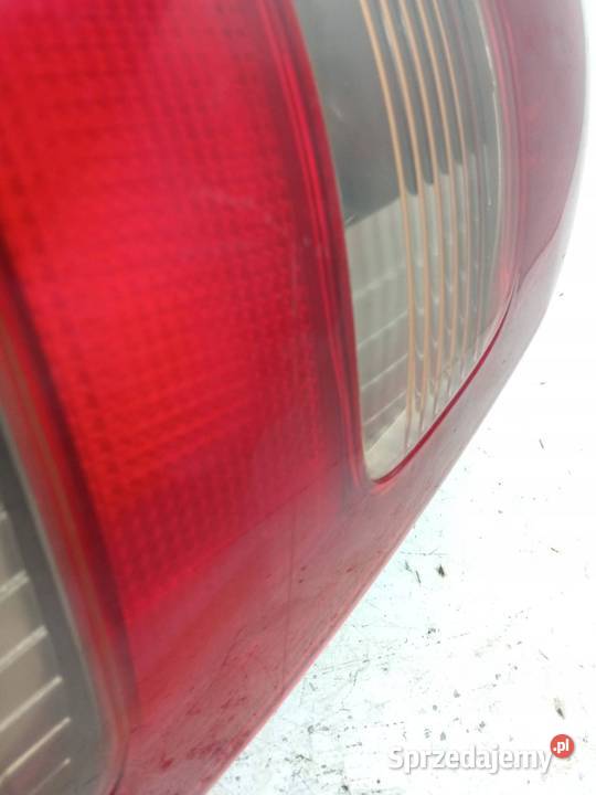 LAMPA TYŁ PRAWA KOMBI E12 Toyota Corolla IX
