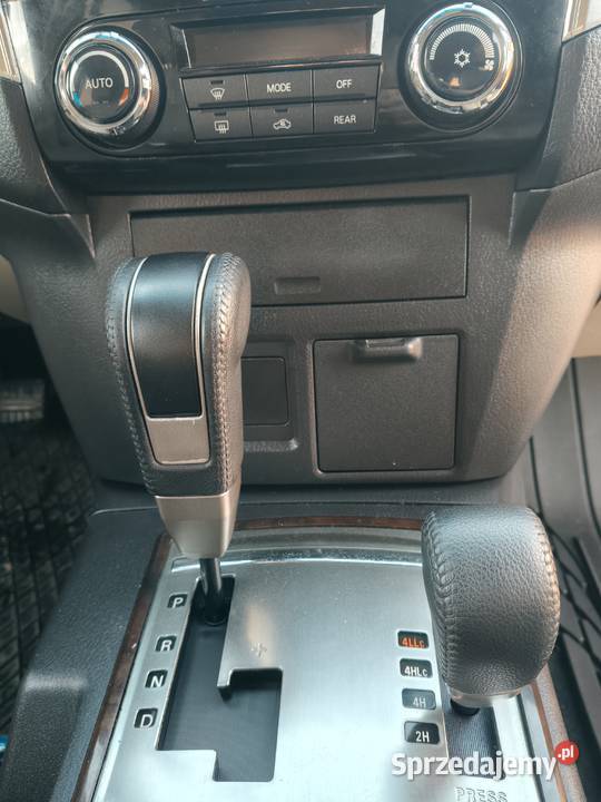 Mitsubishi Pajero IV 38 V6 250 bezwypadkowy Poznań sprzedam