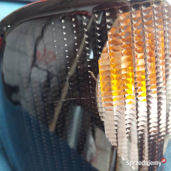 Ford sierra sedan lampy tył ciemne blenda prawa osobowe Piaseczno