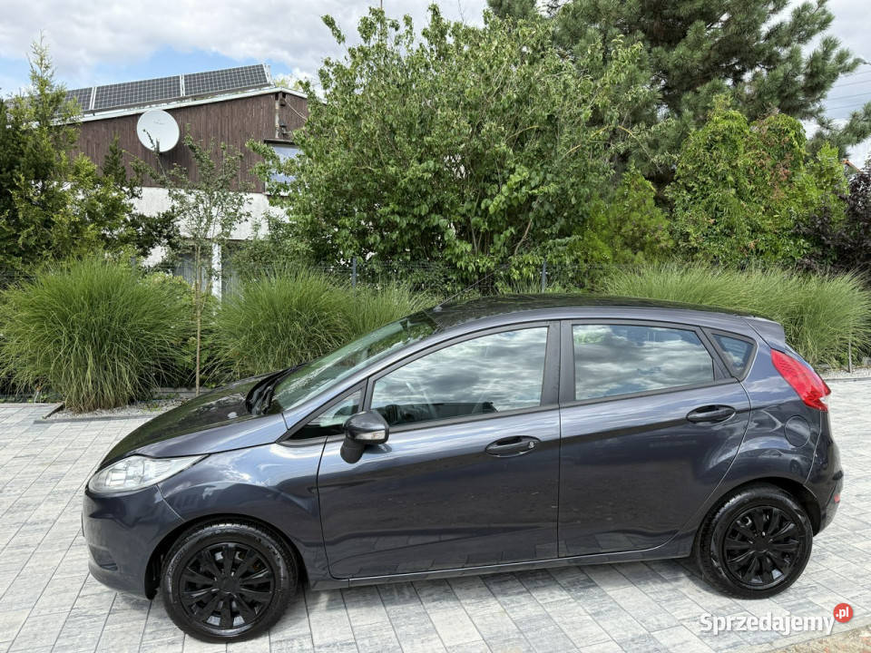 Ford Fiesta nowa Niski oryginalny przebieg Mk7 światła do jazdy dziennej Fiesta Poznań