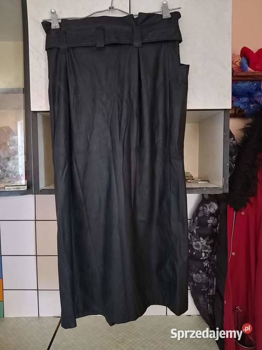 Piękna spódnica z paskiem Spódnice i sukienki