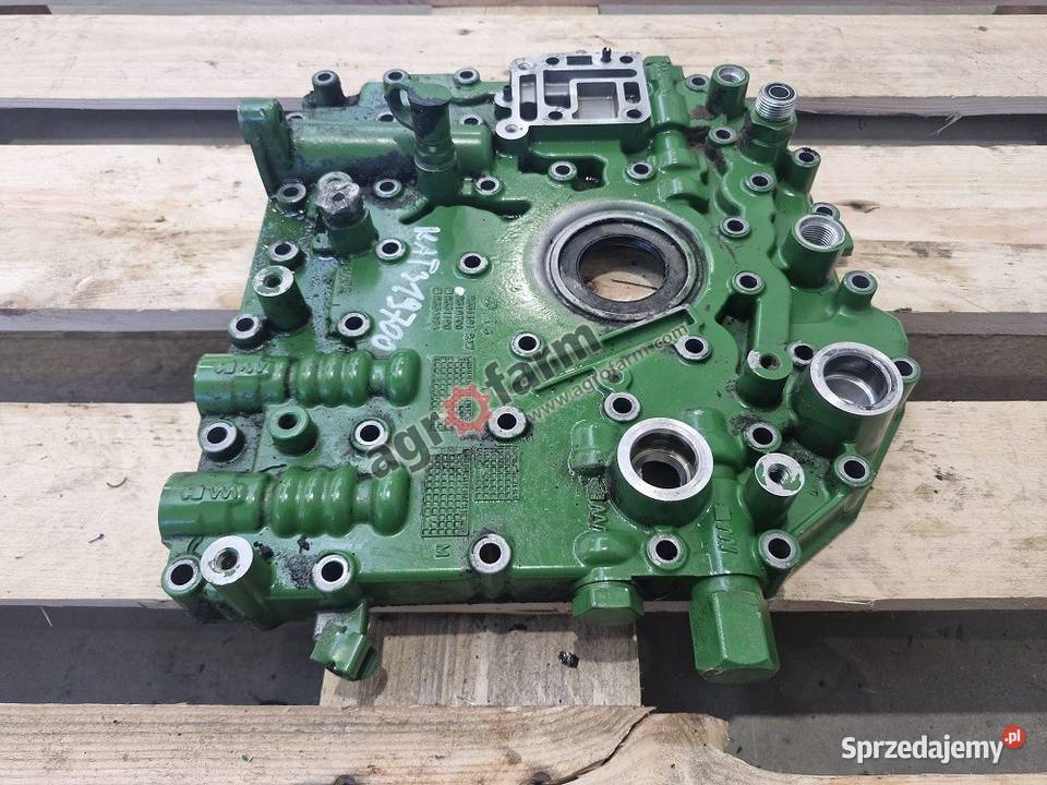 Obudowa skrzyni biegów John Deere 6155M Części i osprzęt rolniczy Byków