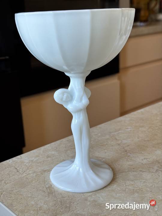 Cukiernica z figurą kobiety Ząbkowice podkarpackie Mielec