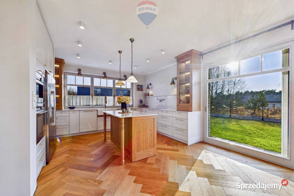 Na sprzedaż wyjątkowy dom jednorodzinny asfalt Bożnów