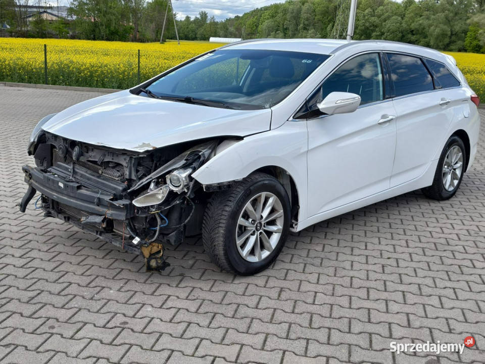 Hyundai i40 17 diesel 141 6biegów nawigacja Samochody osobowe sprzedam