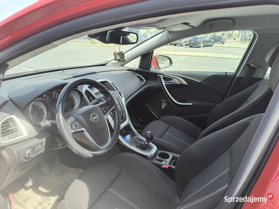 Opel astra j 2010 16 180 turbo mały przebieg Hatchback Kielce sprzedam