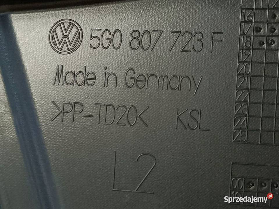 VW GOLF 7 VII LIFT 17 ŚLIZG MOCOWANIE ZDERZAKA Pleszew