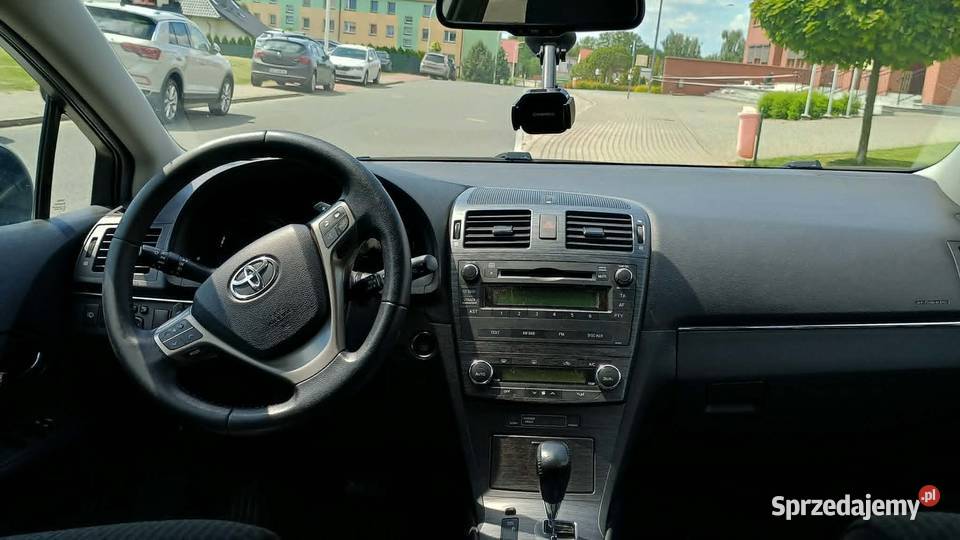 Toyota Avensis 18 automat benzyna 2011 opolskie Korfantów