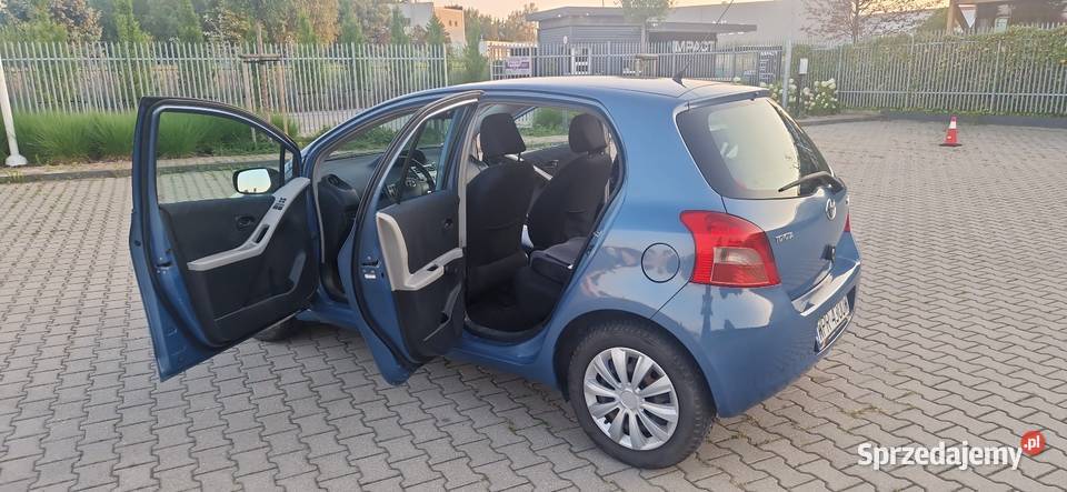 Toyota Yaris nieuszkodzony Pruszków