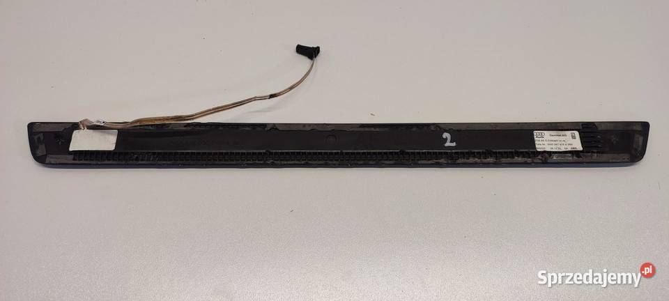 AUDI A4 B9 LISTWA NAKŁADKA PROGOWA PRAWA