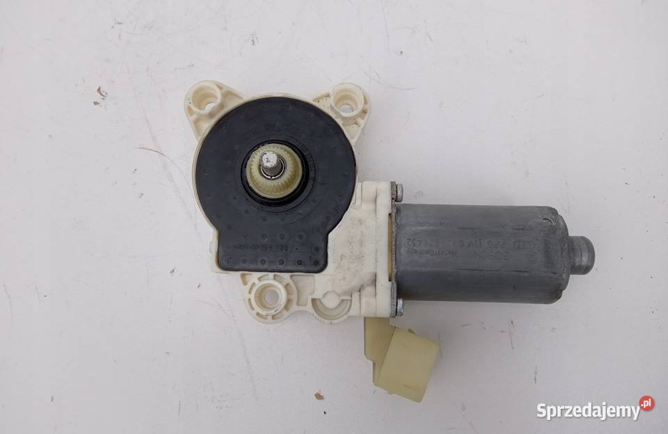 SILNICZEK SZYBY PRAWY TYŁ TYLNY MERCEDES CLS osobowe Układ elektryczny Nowy Tomyśl