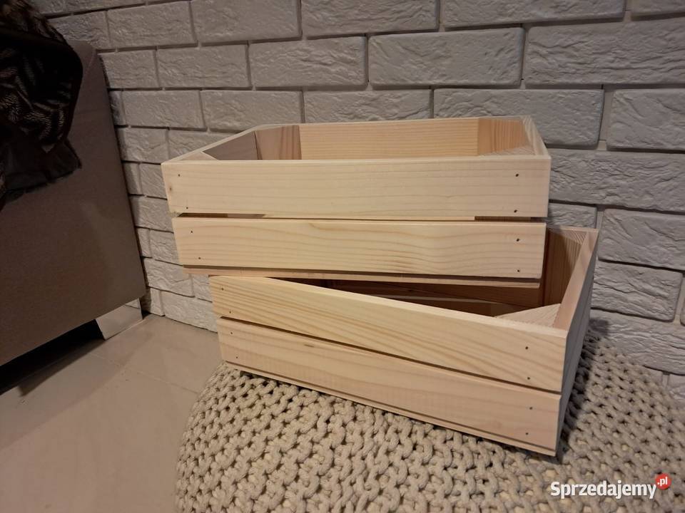 Drewniana skrzyneczka osłonka pudełko Rytwiany